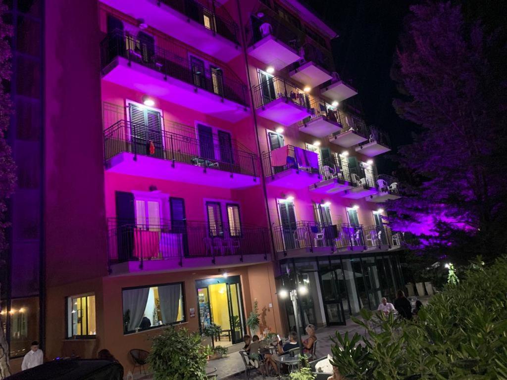 Hotel B&B Des Bains Milano Marittima Exteriér fotografie