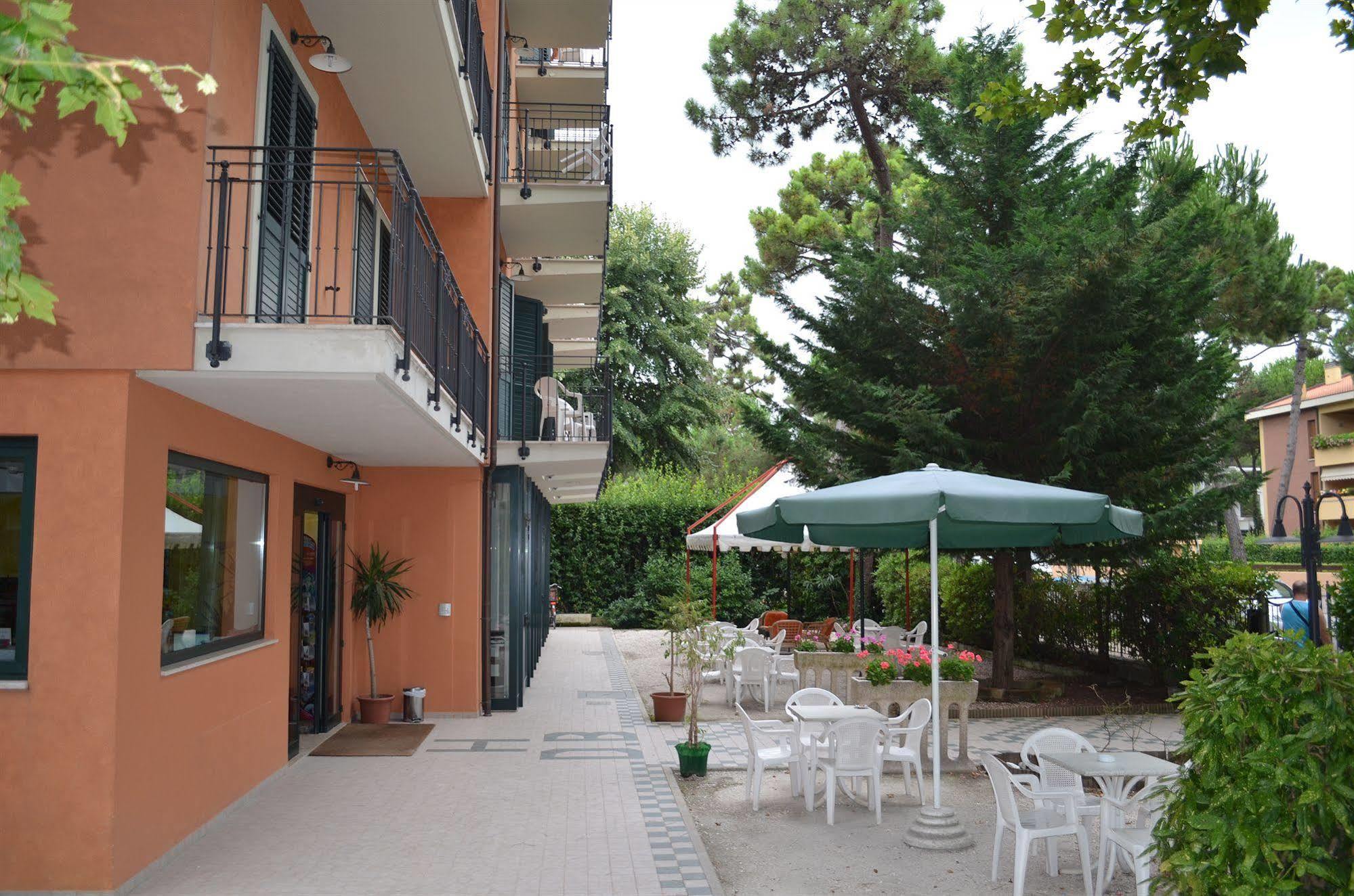 Hotel B&B Des Bains Milano Marittima Exteriér fotografie